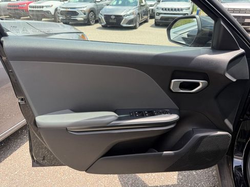 Used 2025 Kia K4 FWD image 18