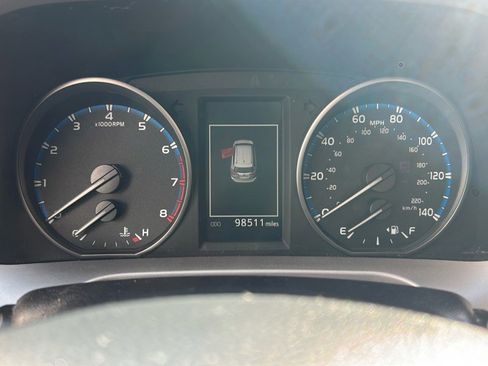 Used 2017 Toyota RAV4 XLE image 17