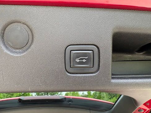 Used 2024 Chevrolet Equinox Premier AWD/4WD image 57