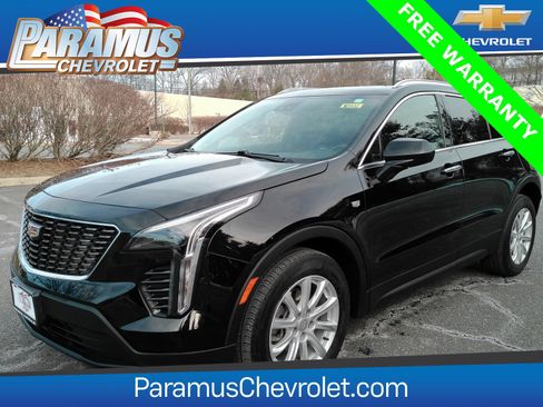 Certified 2022 Cadillac XT4 Luxury w/ Cold Weather Package image 1