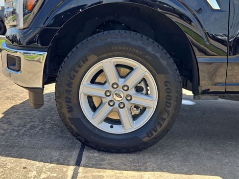 Used 2025 Ford F150 Lariat AWD/4WD image 13