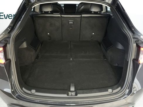 Used 2024 Tesla Model Y Long Range image 8