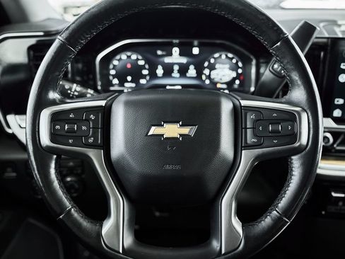 Used 2022 Chevrolet Silverado 1500 LT AWD/4WD image 18