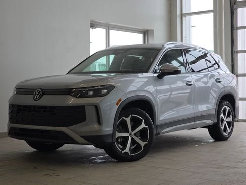 New 2026 Volkswagen Tiguan SE AWD/4WD image 2