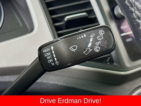 Used 2020 Volkswagen Atlas Cross Sport SE w/ Panoramic Sunroof Package FWD image 16
