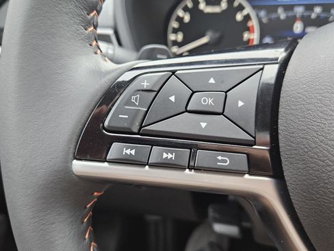 Used 2024 Nissan Altima 2.5 SR w/ SR Premium Package image 12