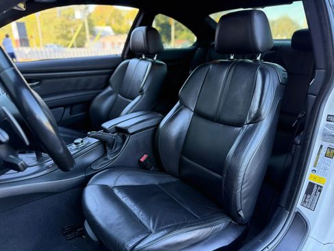 Used 2013 BMW M3 Coupe w/ Premium Pkg image 24
