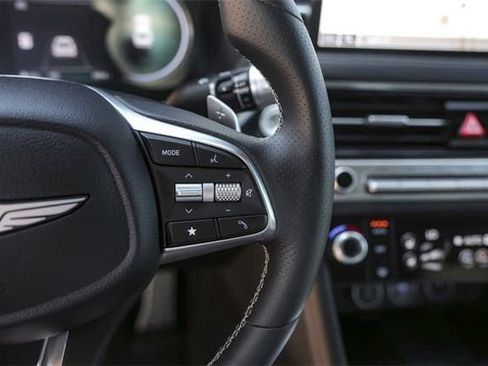 Used 2025 Genesis G70 3.3T Advanced image 15