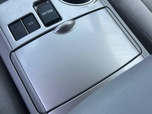 Used 2013 Toyota Highlander Plus FWD image 32