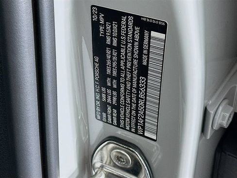 Certified 2024 Porsche Macan GTS AWD/4WD image 35