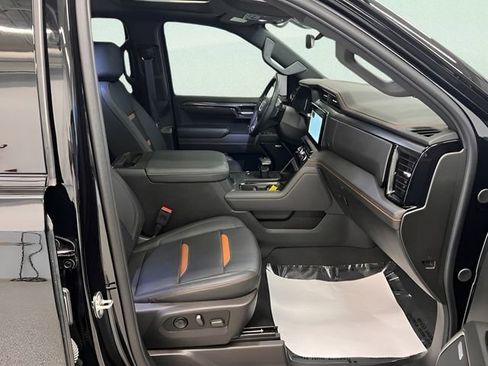 Certified 2024 GMC Sierra 1500 AT4 w/ Technology Package AWD/4WD image 9
