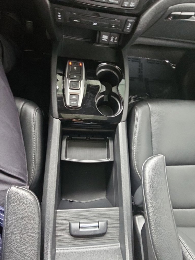 Used 2016 Honda Pilot Touring image 40
