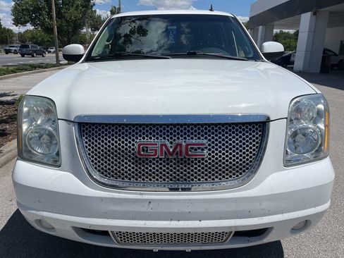 Used 2011 GMC Yukon Denali RWD image 7