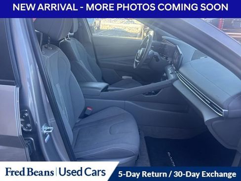 Used 2023 Hyundai Elantra SEL w/ Convenience Package image 9