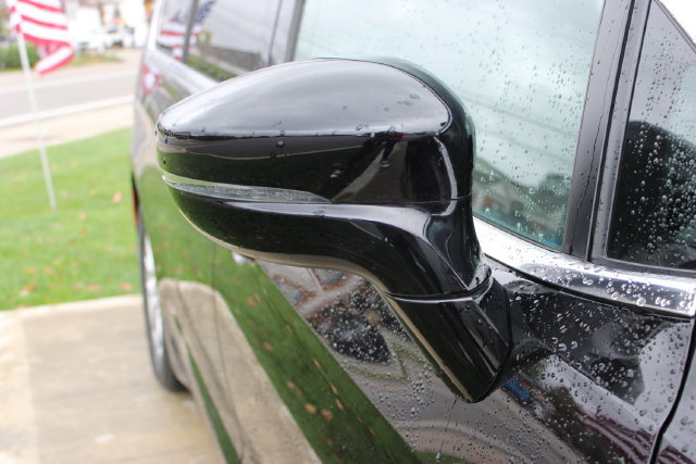 Used 2025 Chrysler Voyager LX FWD image 2