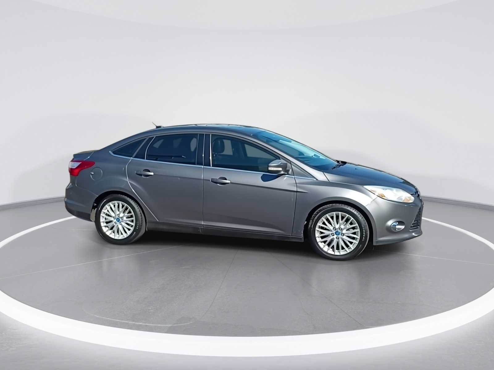 Used 2012 Ford Focus SEL FWD image 9