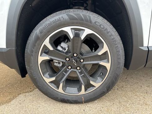 New 2026 Chevrolet Equinox LT w/ Convenience Package II image 12