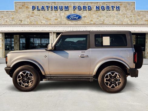 Used 2022 Ford Bronco Outer Banks image 3