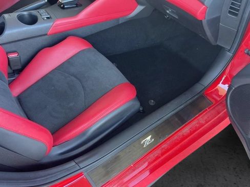 Used 2025 Nissan Z Performance w/ Floor Mat Package RWD image 25