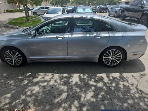 Used 2020 Lincoln MKZ FWD image 12