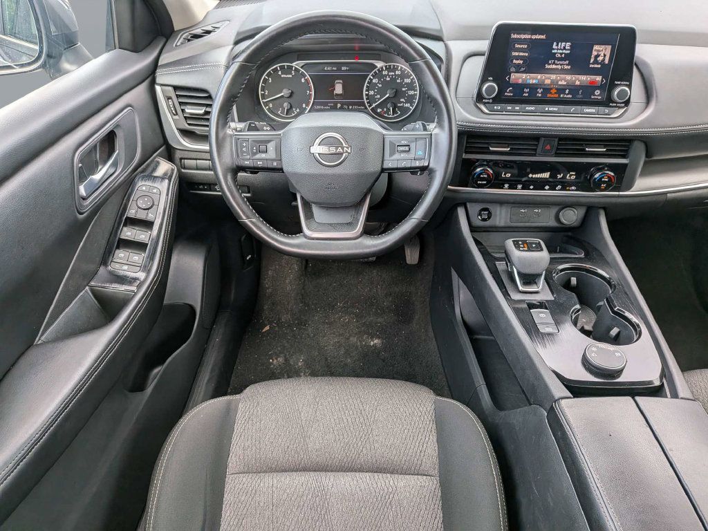 Used 2025 Nissan Rogue SV AWD/4WD image 18