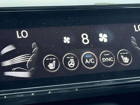 New 2025 Genesis G70 2.5T image 17