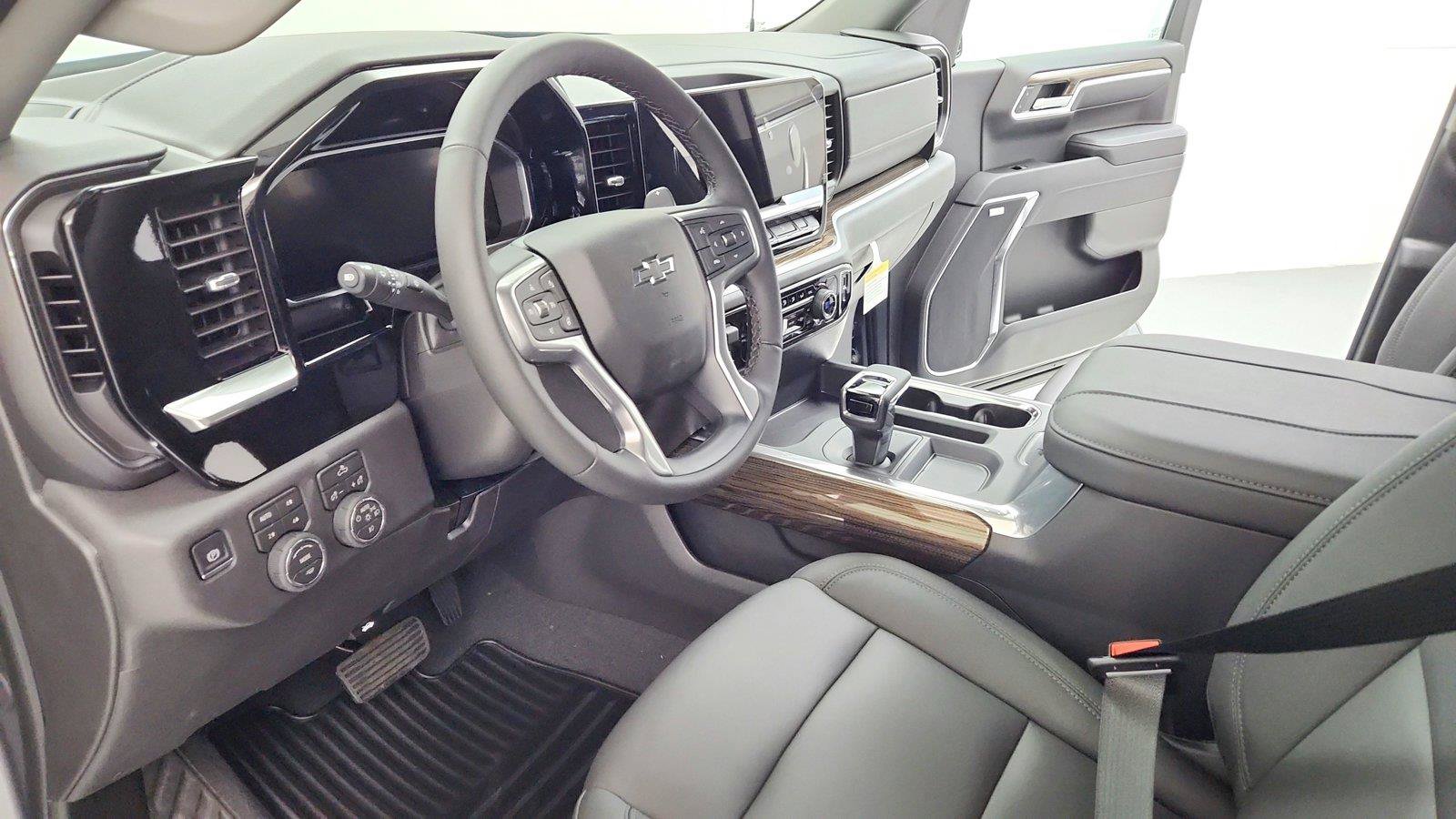 Used 2026 Chevrolet Silverado 1500 RST w/ Convenience Package II AWD/4WD image 14