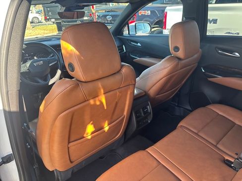Used 2023 Cadillac XT4 Premium Luxury w/ Technology Package image 10