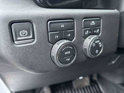 Used 2024 Chevrolet Silverado 2500 LT AWD/4WD image 20