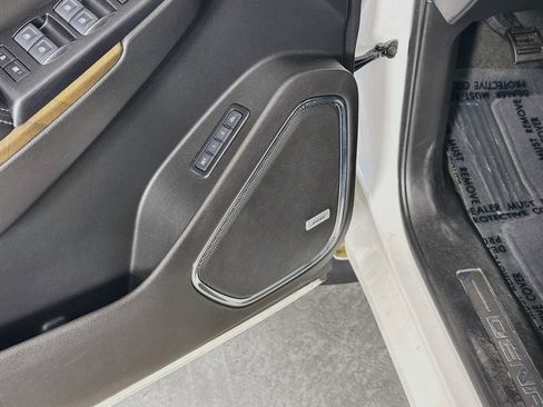 Used 2018 GMC Yukon Denali AWD/4WD image 19