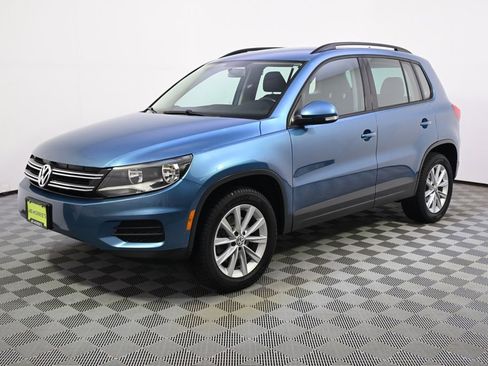 Used 2018 Volkswagen Tiguan Limited w/ Premium Package image 2