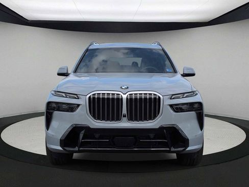 Used 2026 BMW X7 xDrive40i w/ M Sport Package AWD/4WD image 3