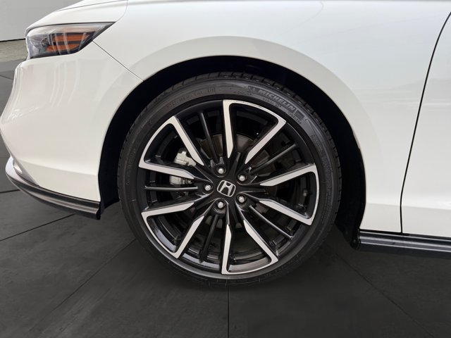 Used 2024 Honda Accord Touring image 9