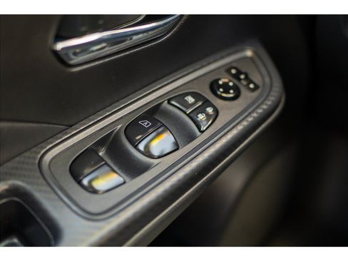 Used 2025 Nissan Versa SV w/ Trunk Package FWD image 9