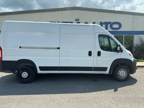 Used 2023 RAM ProMaster 2500 FWD image 3