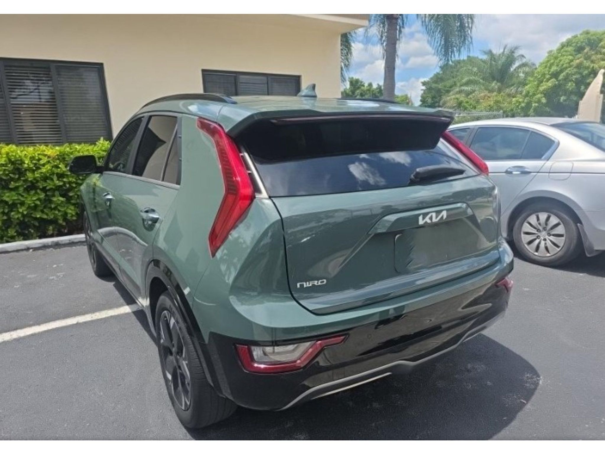 Used 2023 Kia Niro Wave FWD image 4