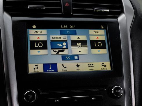 Used 2018 Ford Fusion SE w/ Fusion SE Technology Package FWD image 36