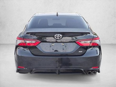 Used 2022 Toyota Camry SE FWD image 6