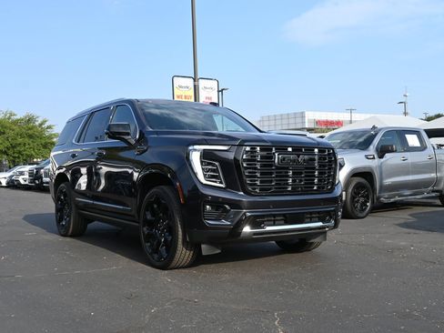 Used 2025 GMC Yukon Denali Ultimate AWD/4WD image 3