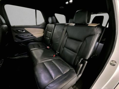 Used 2023 Chevrolet Traverse LS FWD image 28