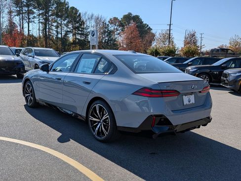New 2026 BMW 530i xDrive w/ M Sport Package image 5
