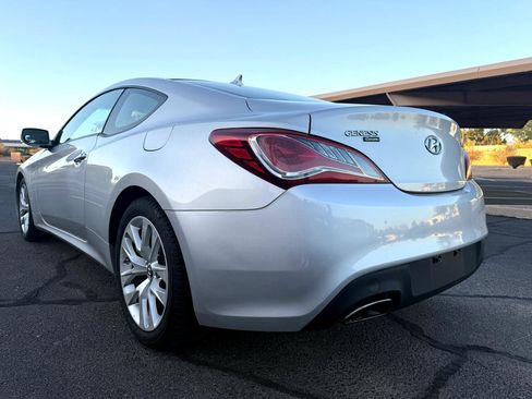 Used 2013 Hyundai Genesis 2.0T image 5