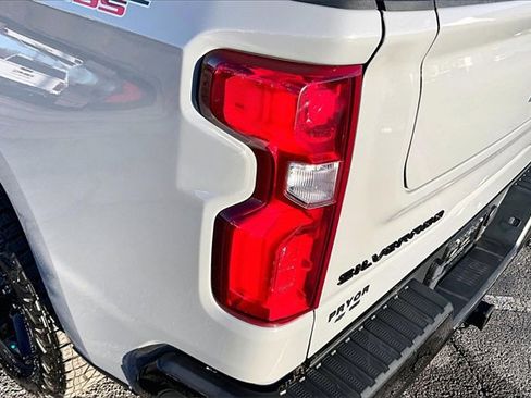 Used 2024 Chevrolet Silverado 1500 LT Trail Boss w/ Convenience Package II image 24