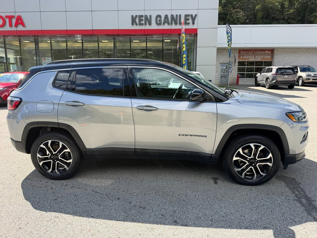 Used 2022 Jeep Compass Limited AWD/4WD image 2