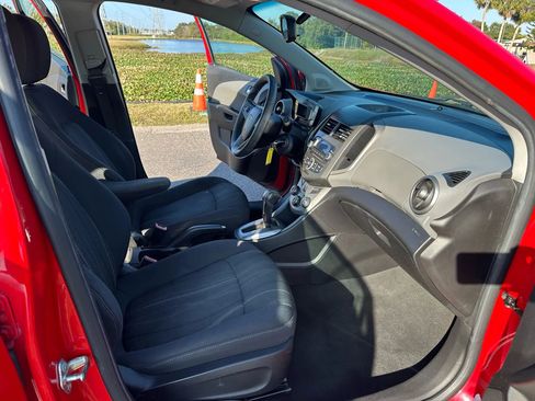 Used 2014 Chevrolet Sonic LT image 13