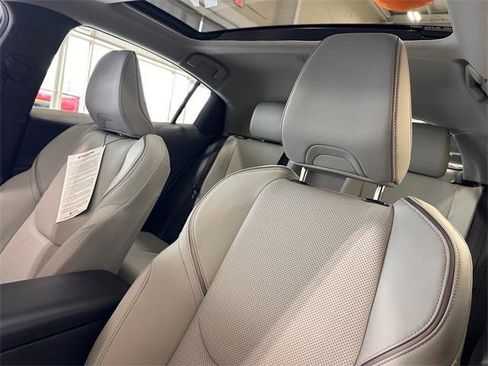 Certified 2025 Toyota Prius Limited image 18