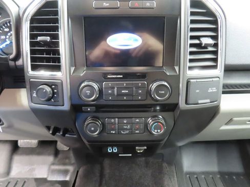 Used 2017 Ford F150 XLT w/ Equipment Group 302A Luxury image 16