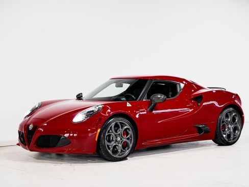 Used 2015 Alfa Romeo 4C Launch Edition w/ Convenience Group image 6