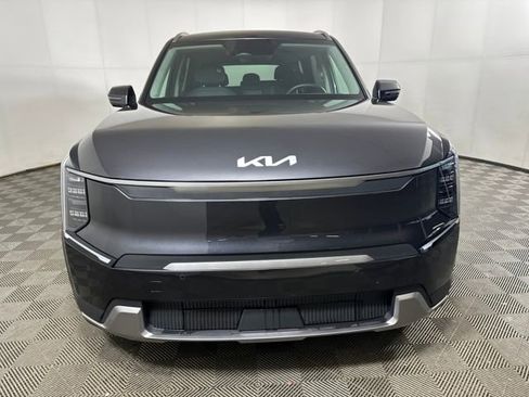 Used 2024 Kia EV9 Wind image 8