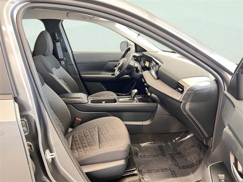 Used 2025 Nissan Kicks SV image 8